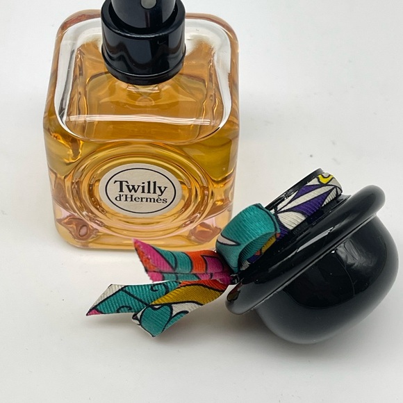 Hermes twilly fragrance for women used 1 time, LIKE NEW! Size 1 Fl Oz, 30 ML. - Picture 6 of 6
